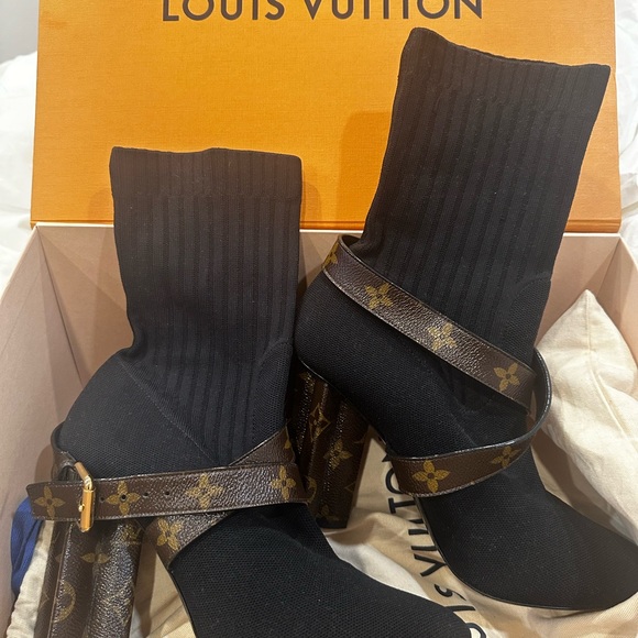 Louis vuitton Authentic ones worn .Exelent condition. - Picture 4 of 4
